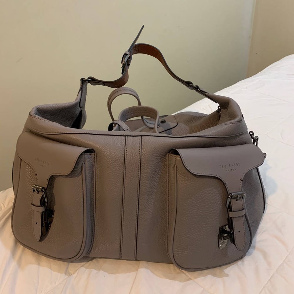 Ted Baker London shoulder bag. Grey.
